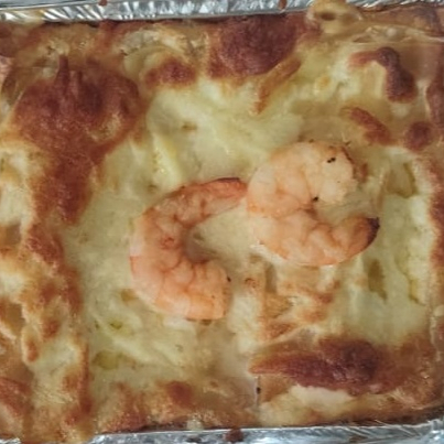 Lasanha de Camarao com molho branco.