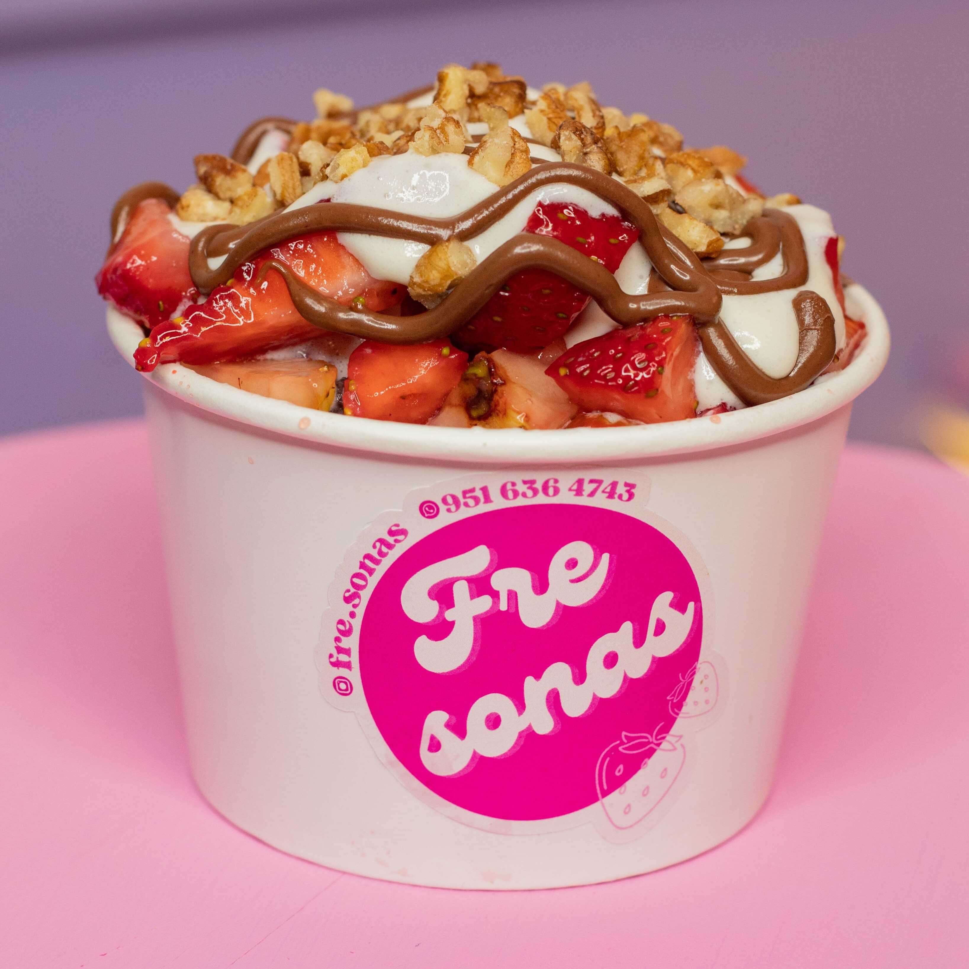 Fresas con Crema y NUTELLA 12 Oz