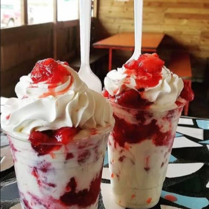 Fresas con crema congeladas con nuez