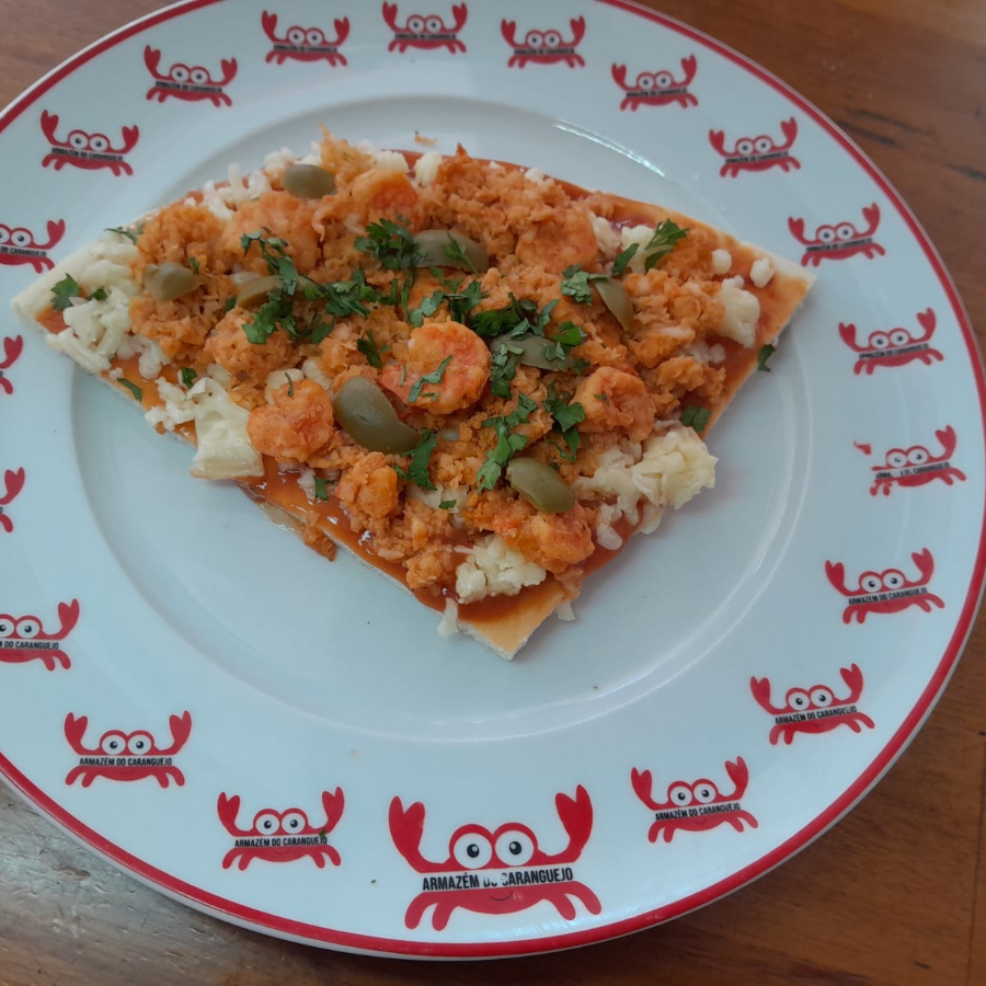 cebola, tomate, azeitona, queijo mussarela