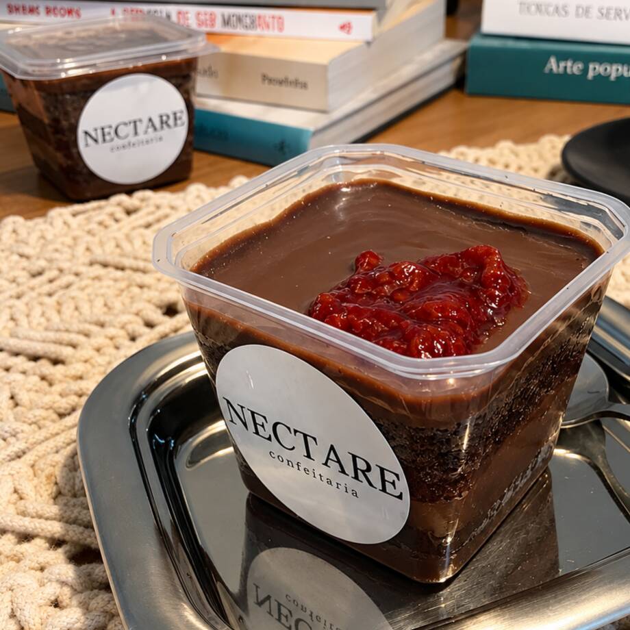 •Massa cacau belga
•Recheio ganache de chocolate meio amargo 52% cacau com geleia artesanal de morango (pode conter pedaços da fruta)
•Cobertura ganache de chocolate meio amargo 52% cacau
*enviado congelado
*contém glúten, contém derivado de soja e pode conter traços de leite
#bolonopote #bolonopotevegano #bolo #geleiadefrutasvermelhas #chocolate #chocolatevegano