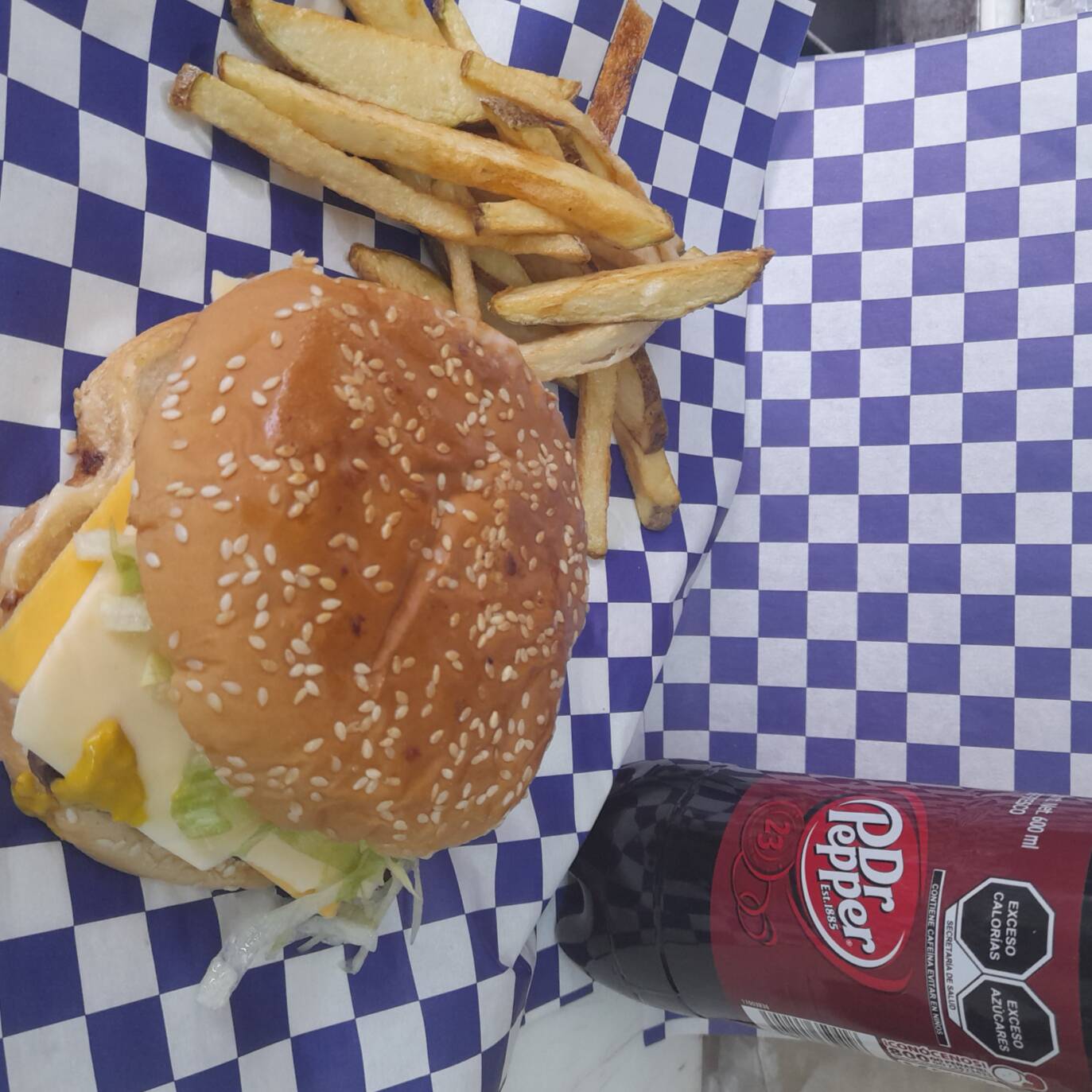 HAMBURGUESA SENCILLA CON PAPAS COMBO 5