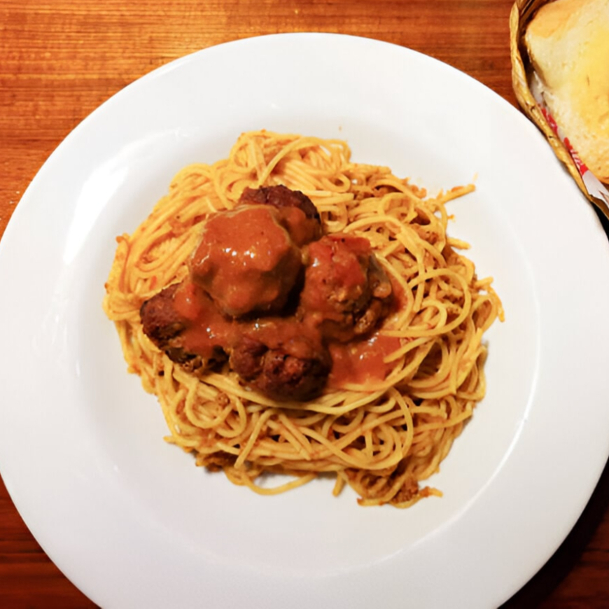 Espagueti​ con albondigas