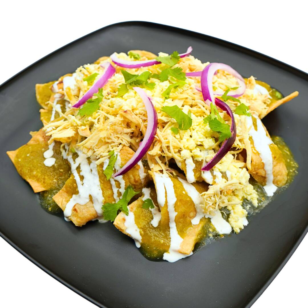 Chilaquiles con Pollo Deshebrado