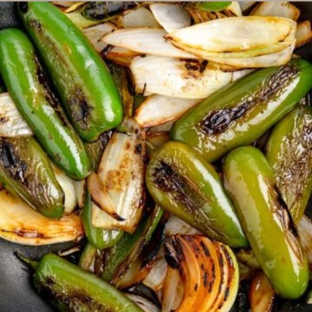 Chile Toreado con Cebolla Frita