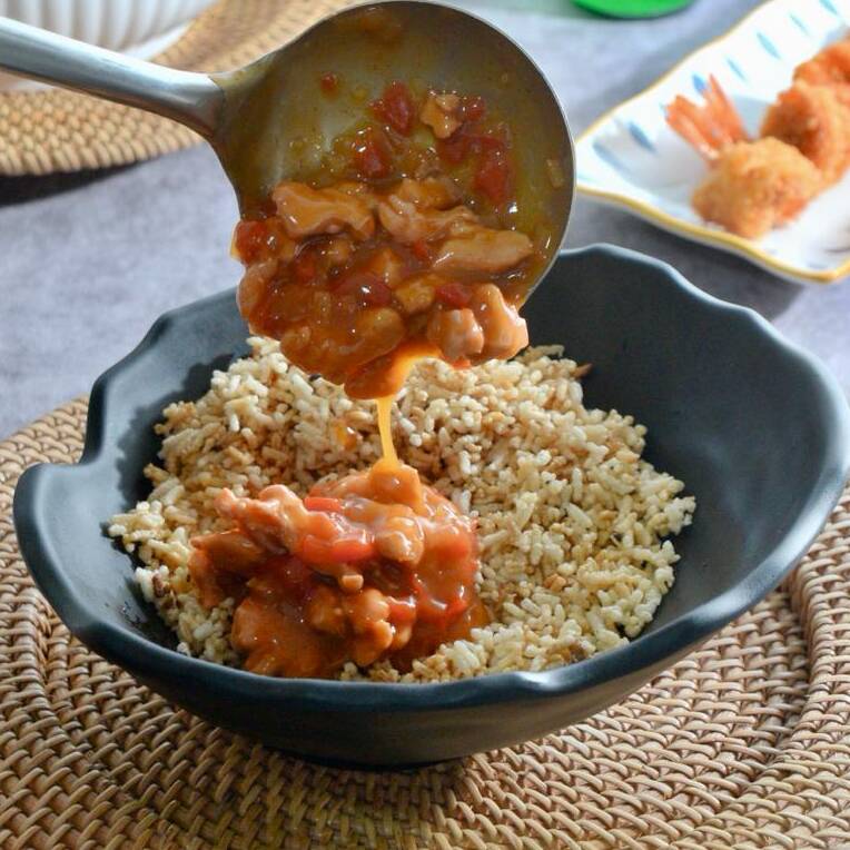 Pega de Arroz con Pollo.