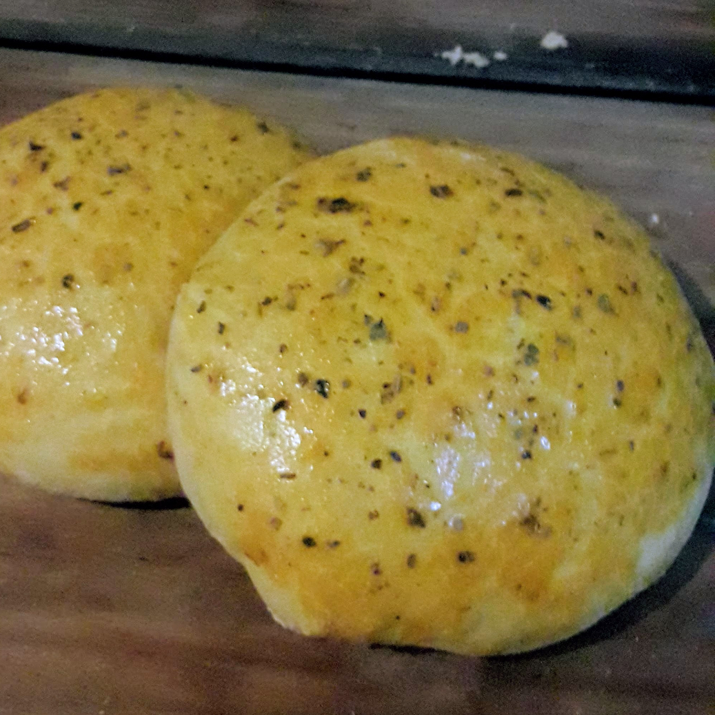 Massa assada / Hambúrguer/ Presunto/ Queijo