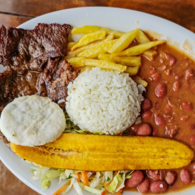 Bandeja con Carne de Res