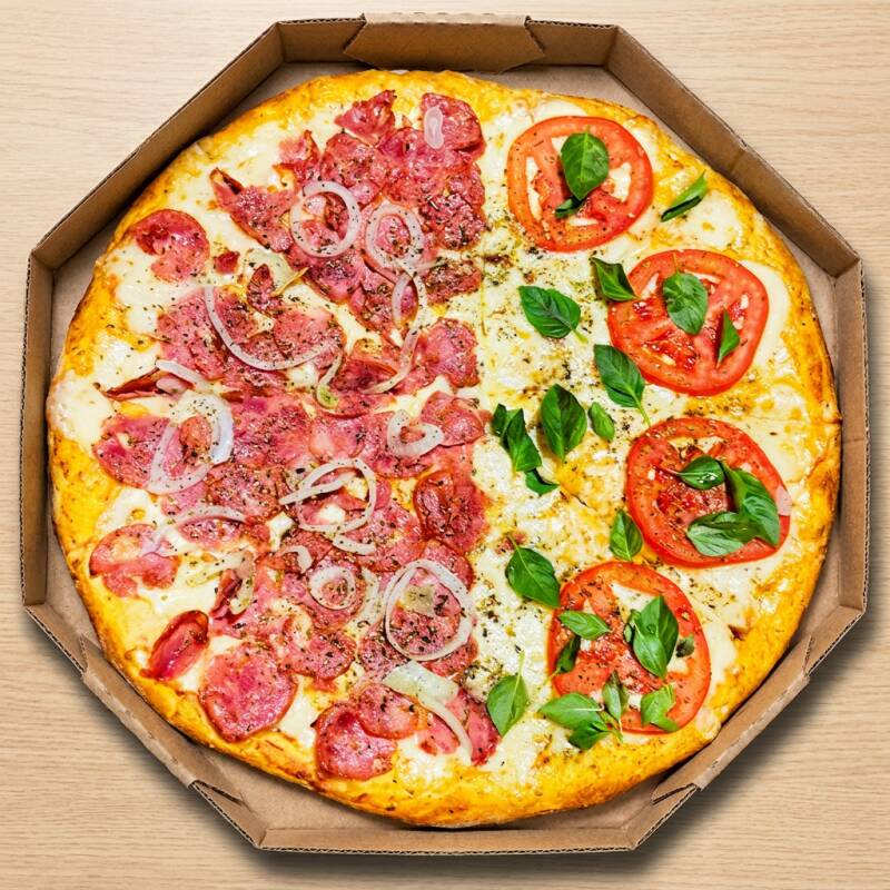 Deliciosa pizza grande artesanal 8 fatias, metade calabresa e metade marguerita.
1/2 Pizza Calabresa - Pizza artesanal, molho especial, mussarela, calabresa, cebola e orégano.
1/2 Pizza Marguerita - Pizza artesanal, molho especial, mussarela, tomate, manjericão e orégano.