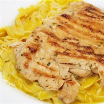 Tallarin Huancaina con Pollo a la Plancha