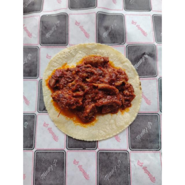 TACO DE TRIPA EN SALSA ROJA