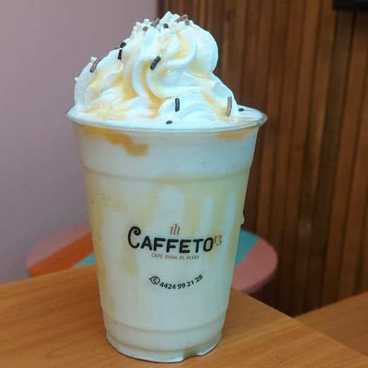 Chocolate blanco frappe
