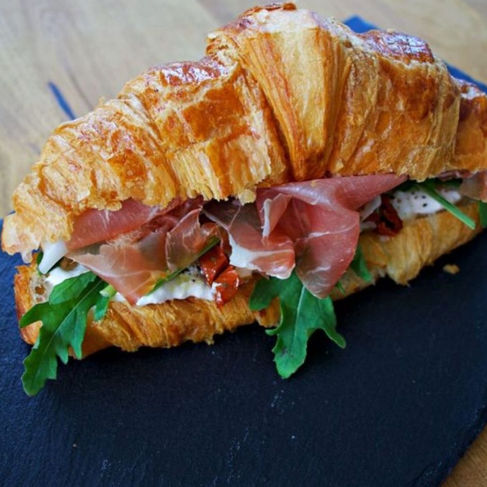 Croissant de Carnes Frías