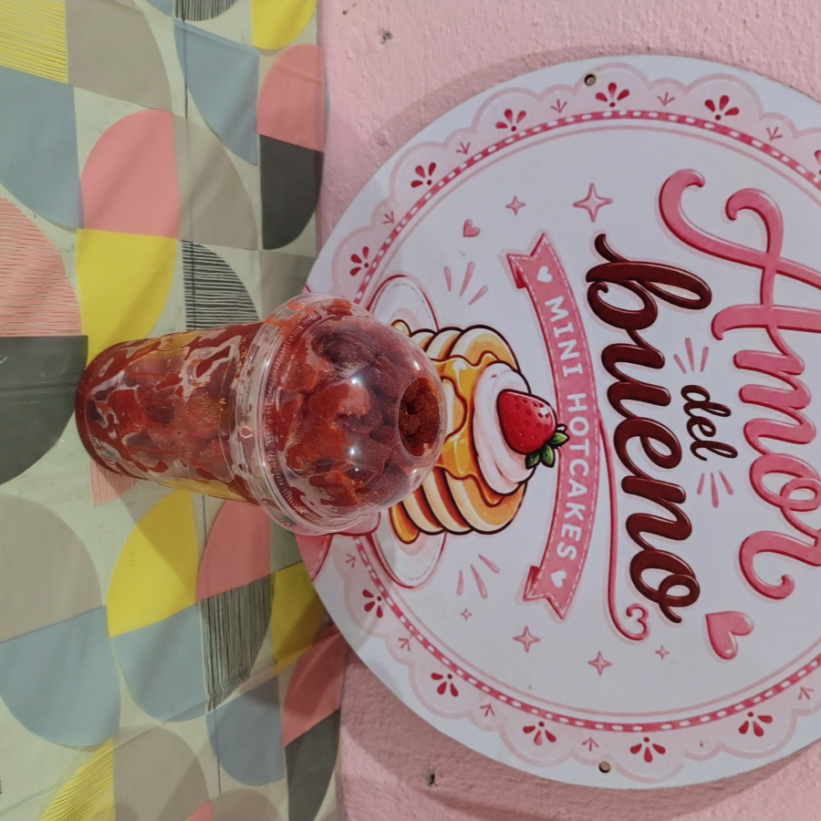 Fresa Congelada con Chamoy