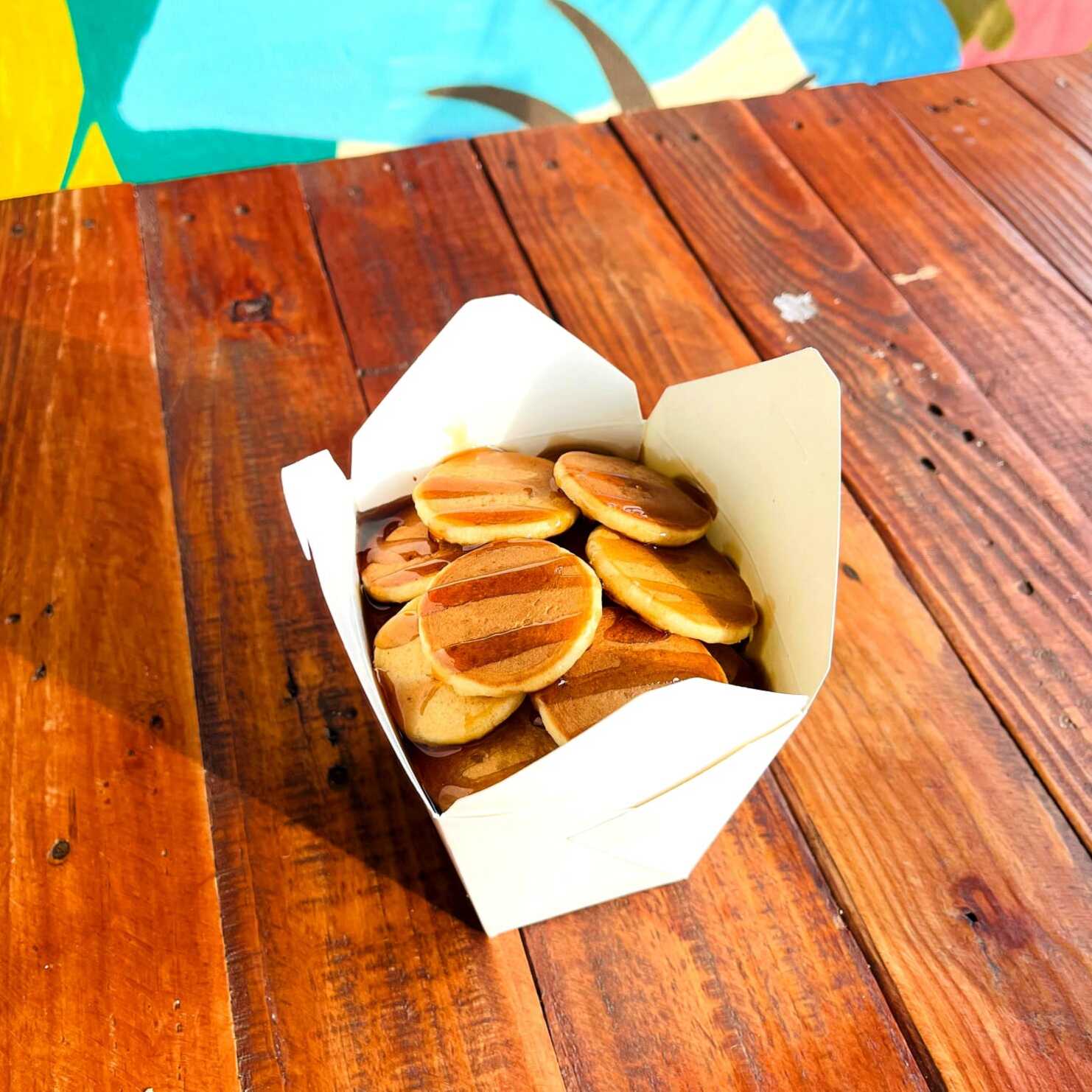 Mini Hot Cakes con Miel Maple