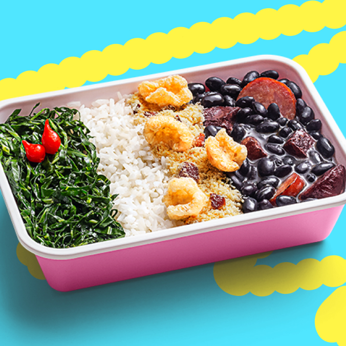 Feijoada Mita, com aquela farofinha de bacon especial e arroz branco bem soltinho. Também acompanha couve refogada, pimenta-biquinho e pururuca. Sabe aquela feijoada com gostinho de casa? Só vem!