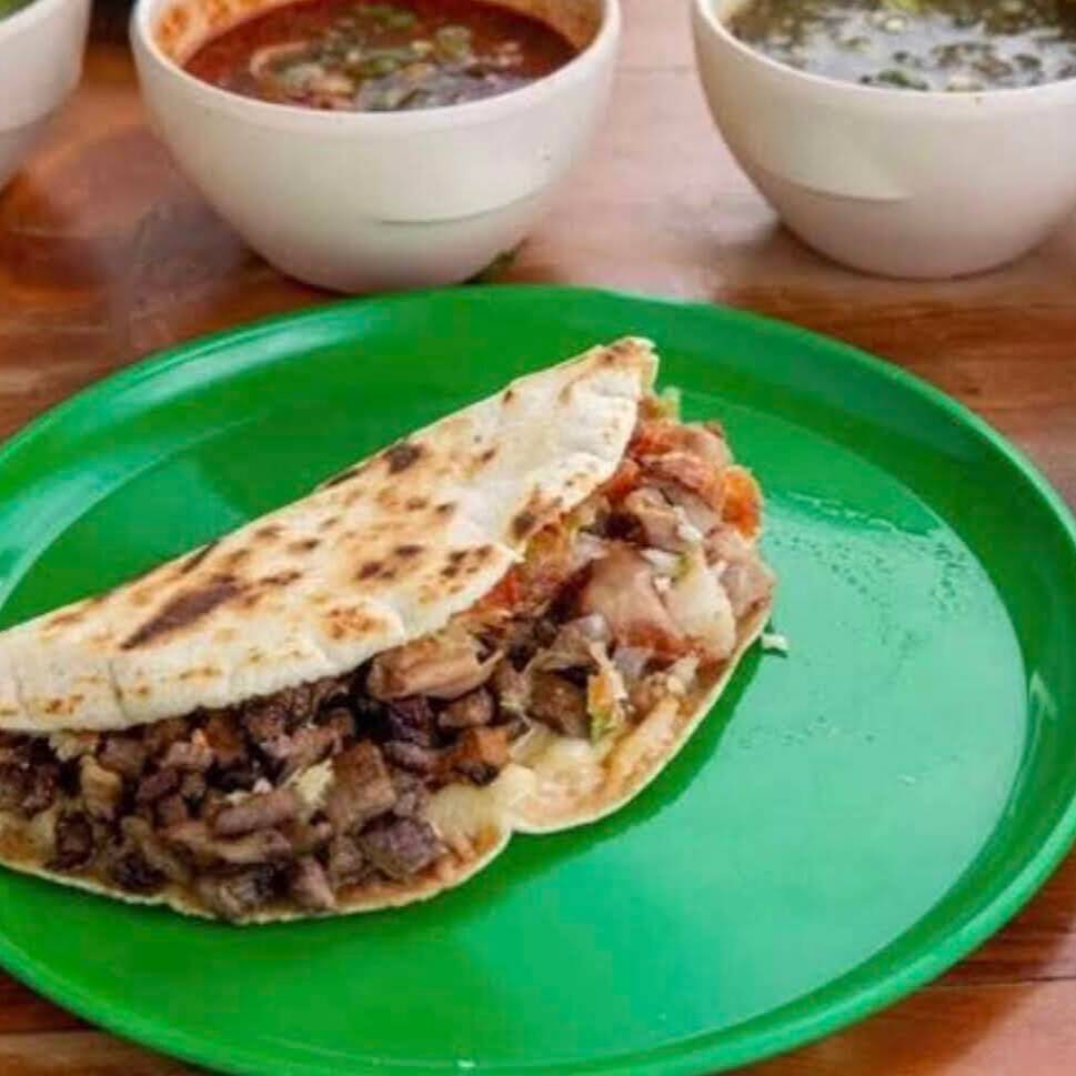 Quesadilla de maiz combinada (asada y pastor)