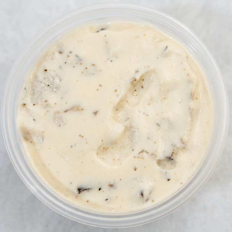 Nosso delicioso molho com fung seco E feito a base de creme de leite fresco Ricamente temperado