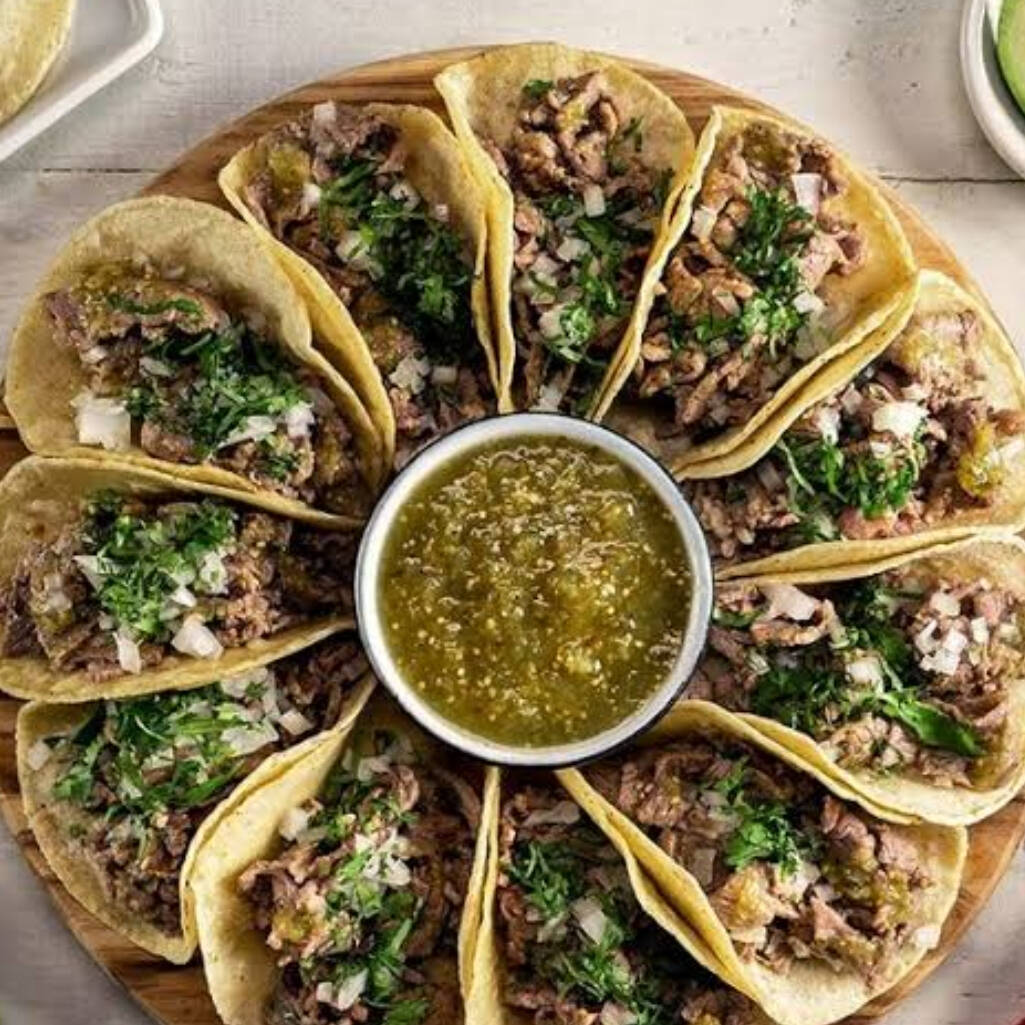 Tacos Bisteck Chorizo Costilla y Birria de Res