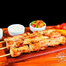 Espetinho assado na hora