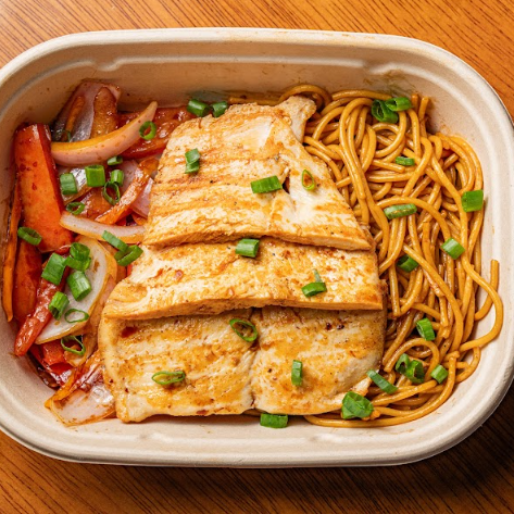 Tallarín Saltado de Pollo