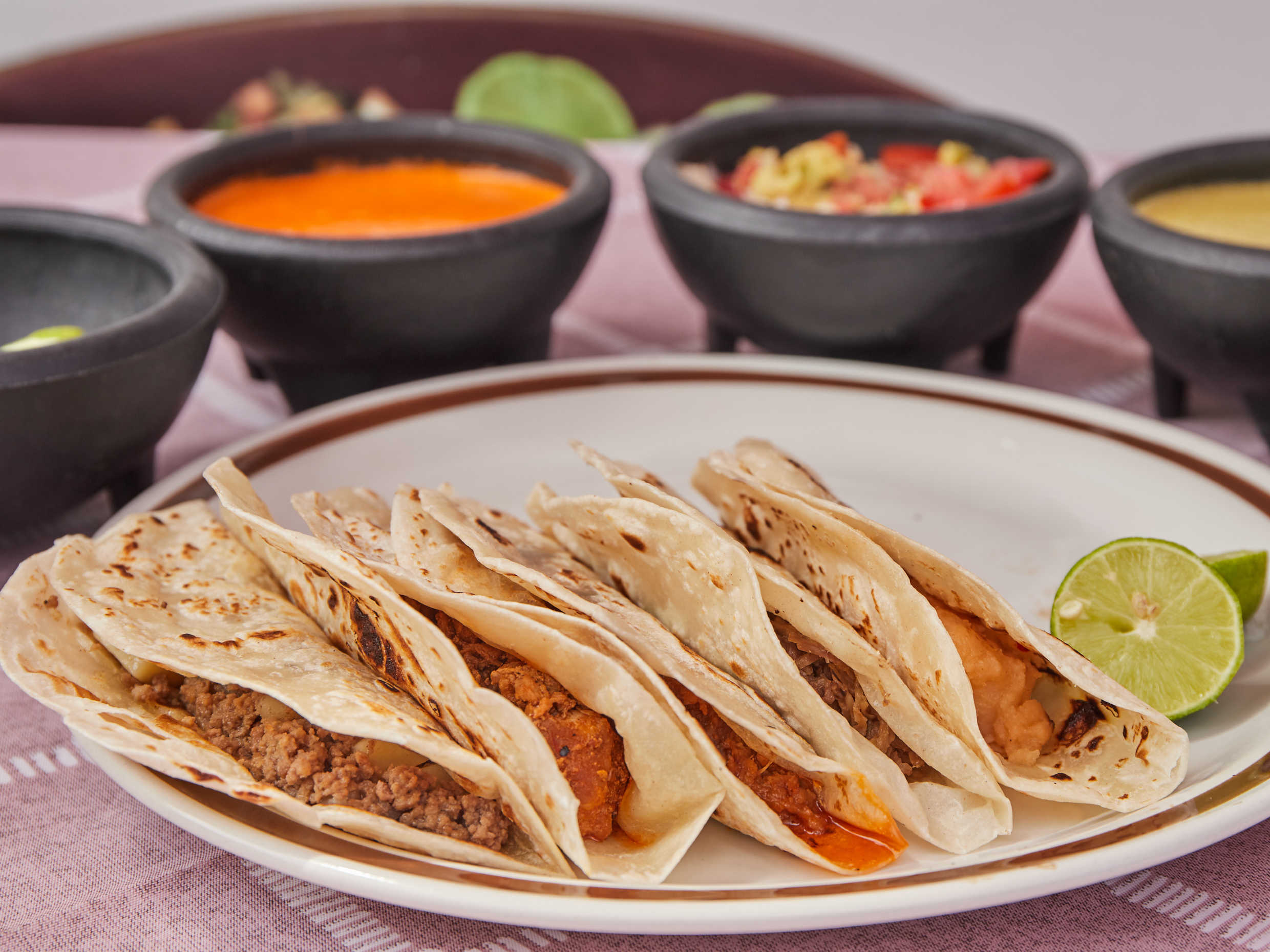 Taco de Chicharrón Rojo