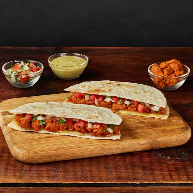 Quesadilla de Harina con Cochinita Pibil