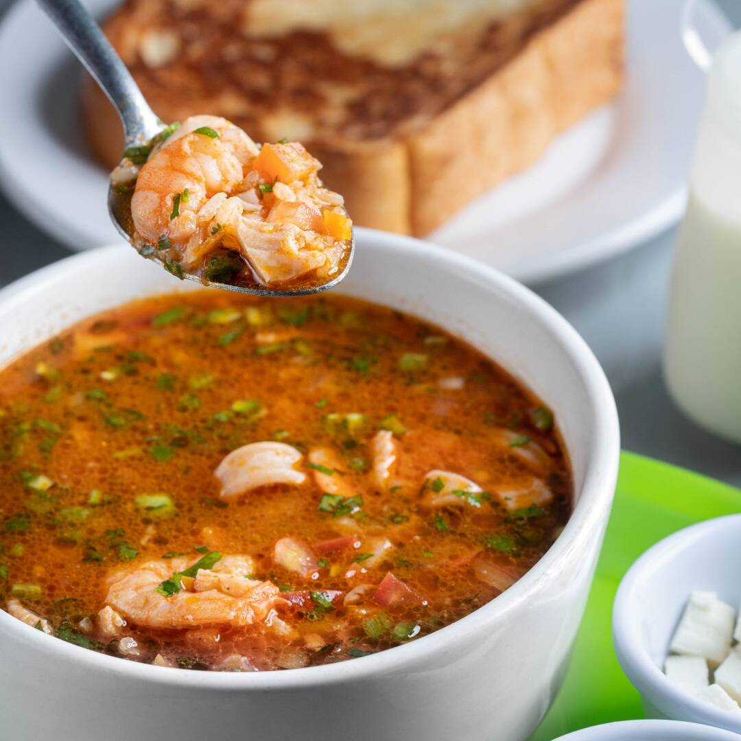 Caldo Tlalpeño de Mariscos
