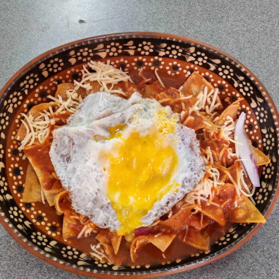 Chilaquiles con Huevo en Salsa Morita