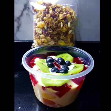 Ensalada de Frutas con Granola Grande