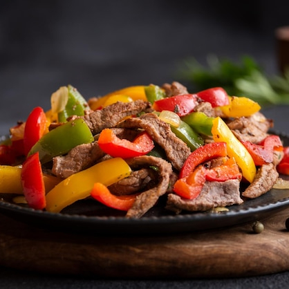 Bistec de Res Encebollado