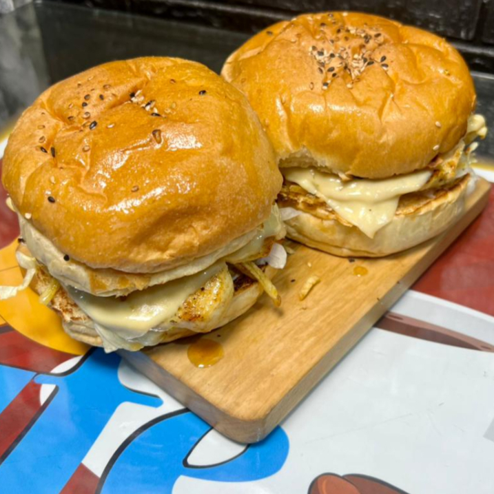 dúo de hamburguesas clásicas de pollo