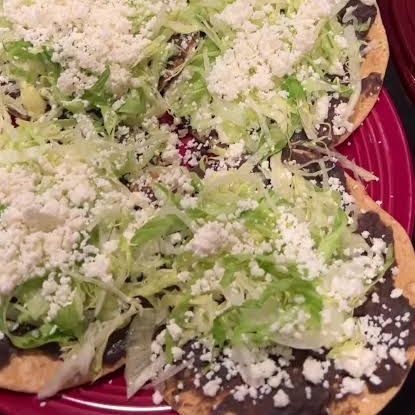 3 Tostadas de Frijol