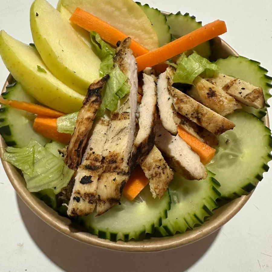 Domo de ensalda con Pechuga de Pollo