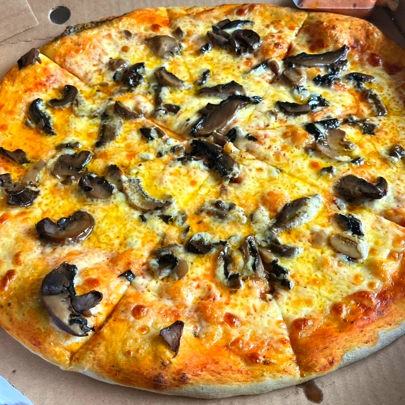 PIZZA DE CHAMPIÑONES