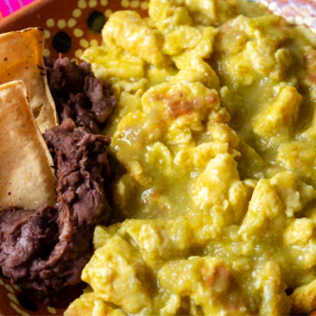🍳 Huevos en Salsa Verde + 1 Café GRATIS ☕