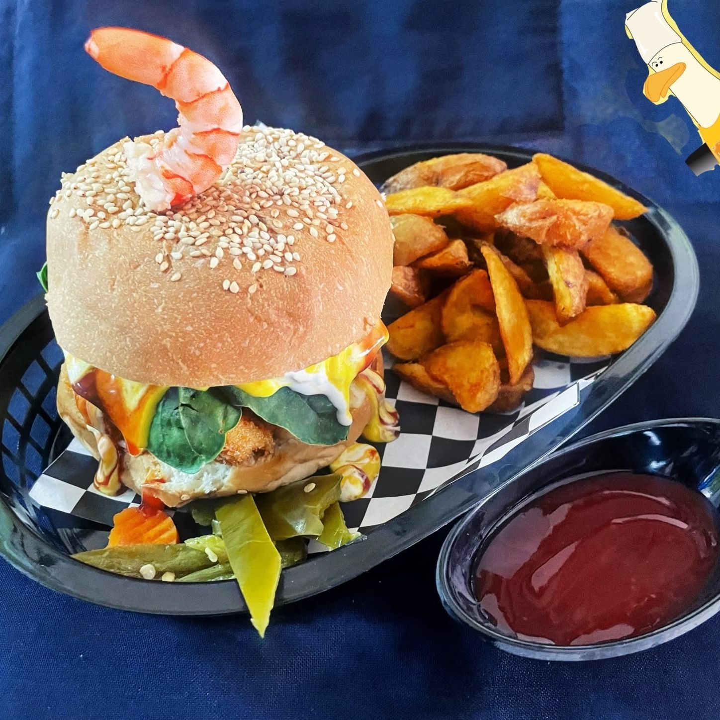 HAMBURGUESA CAMARON Y PAPAS