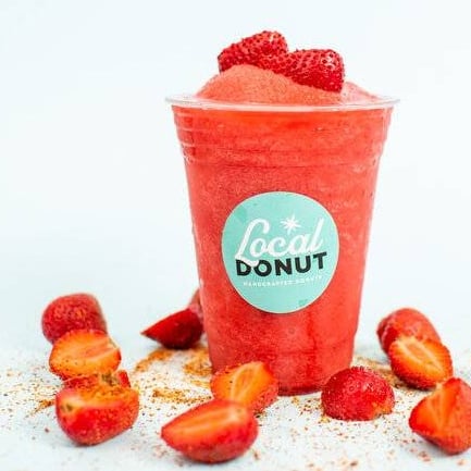 Strawberry Smoothie 16 Oz