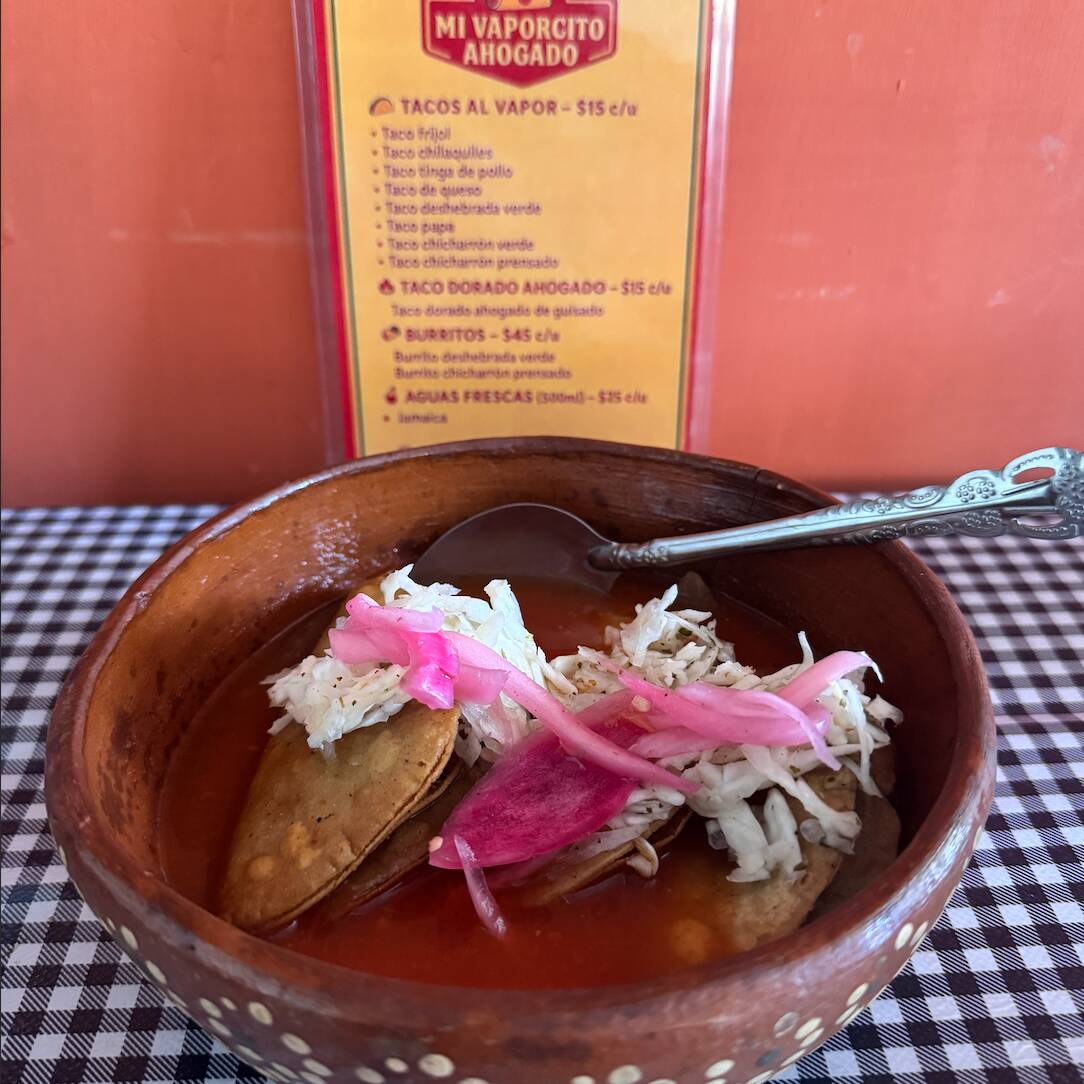Taco Dorado Ahogado de Guisado