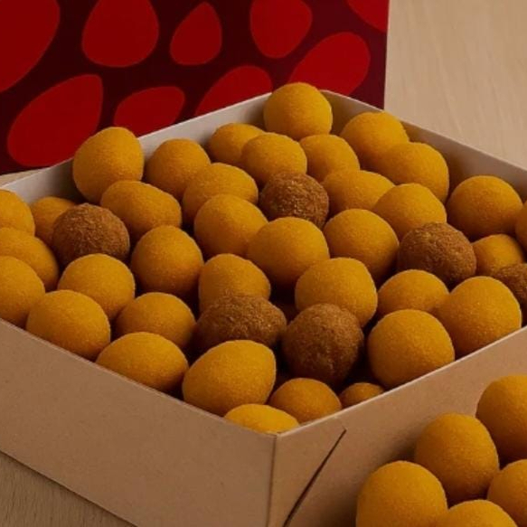 Salgados Fritos - 20g cada Perfeitos para qualquer ocasião! Crocantes por fora, macios por dentro e cheios de sabor. Uma porção irresistível com 50 unidades de 20g, ideal para festas, eventos ou para matar aquela fome do Dia a Dia.