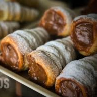 Cachos rellenos de dulce de leche