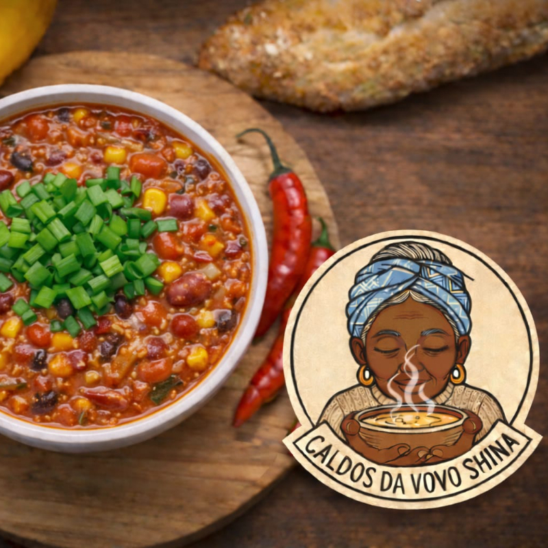 Nosso caldo caseiro é temperado com alho, cebola, 3 tipos de pimentões, carne moída , linguiça e bacon sendo levemente picante, sua base é construída com feijão vermelho