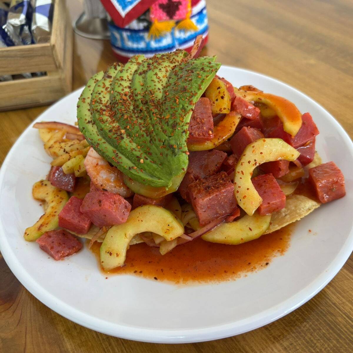 Tostada de Aguachile Rojo de Atun