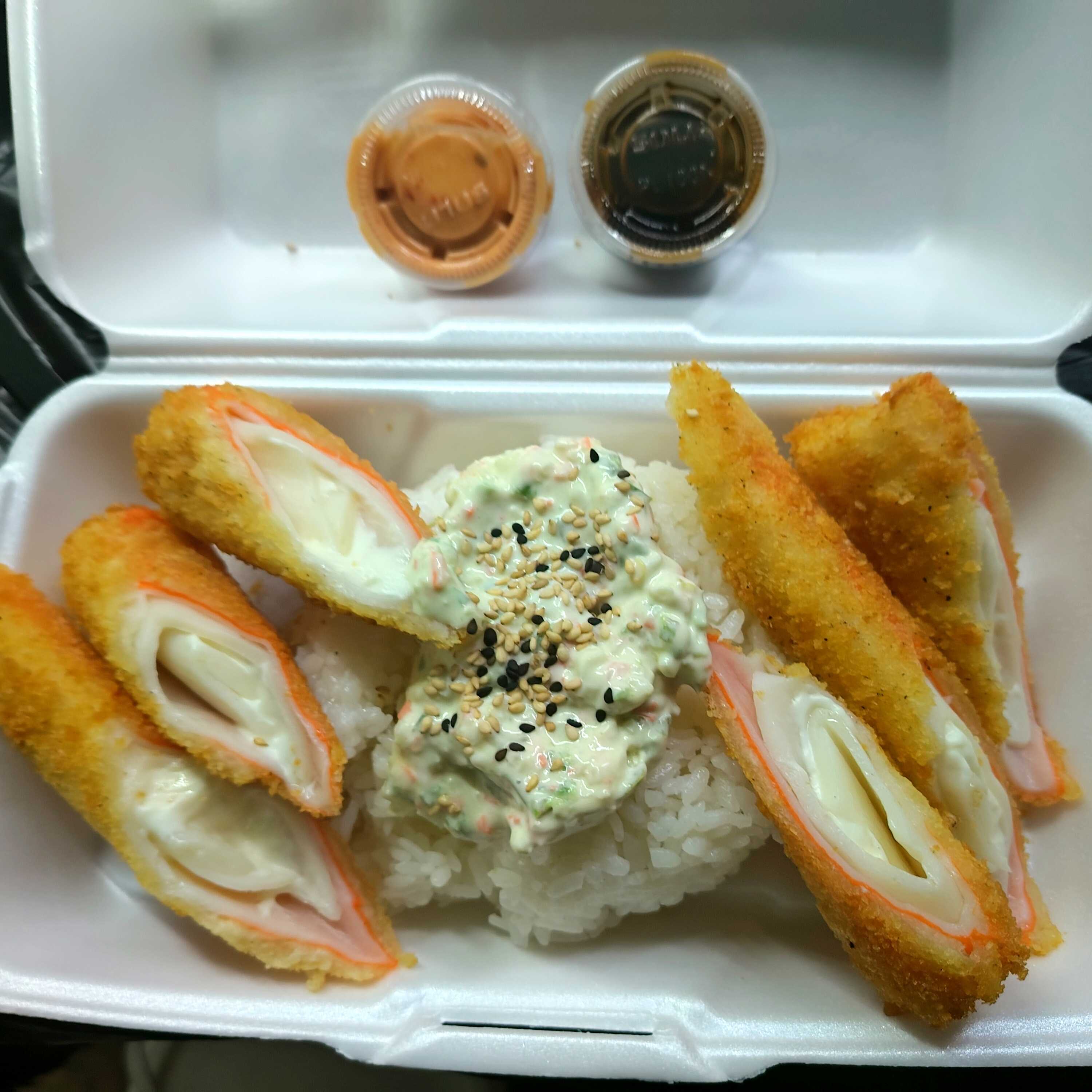 CangrejitosEmpanizado rellenos de queso filadelfia