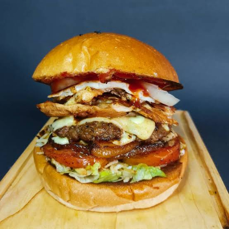 Triple Carne y Queso Salchicha Asar