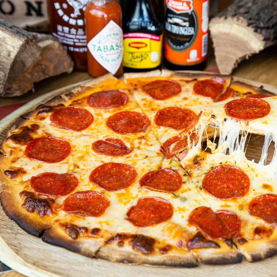 dos pizzas grandes peperoni