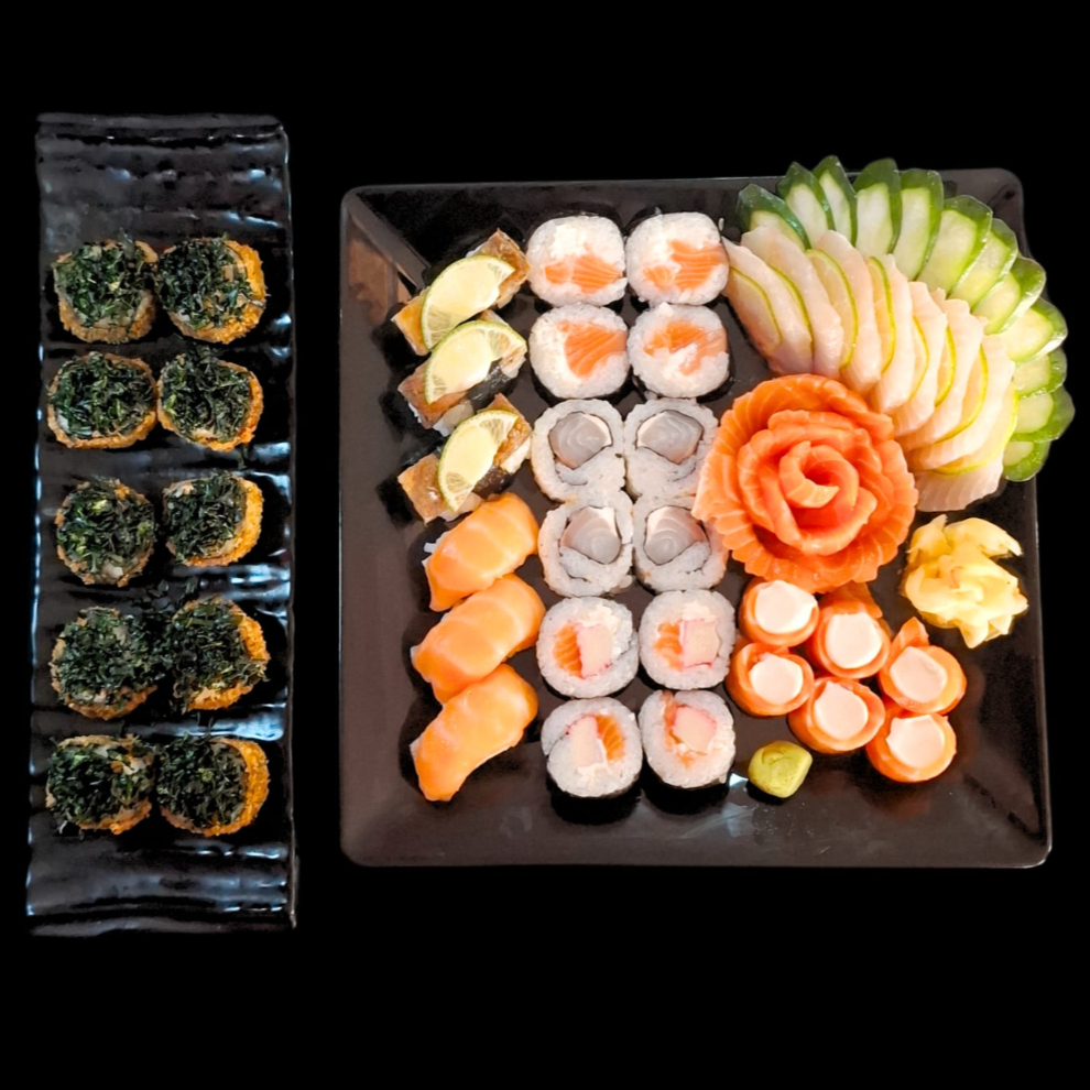 Este item acompanha 1 molho teriyaki/tarê (30ml), 1 molho shoyo (30ml) e 2 hashis. 16 sashimis (salmão/tilápia), 18 sushis variados, 6 gunkans, 10 hots filadélfia.