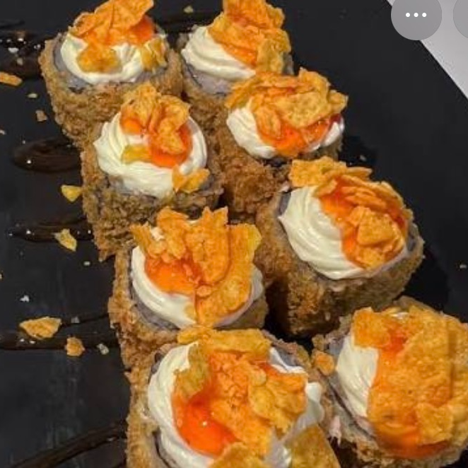 10 hot filadelfia com creme shese e doritos crocante
(acompanha hashi e molho da casa)