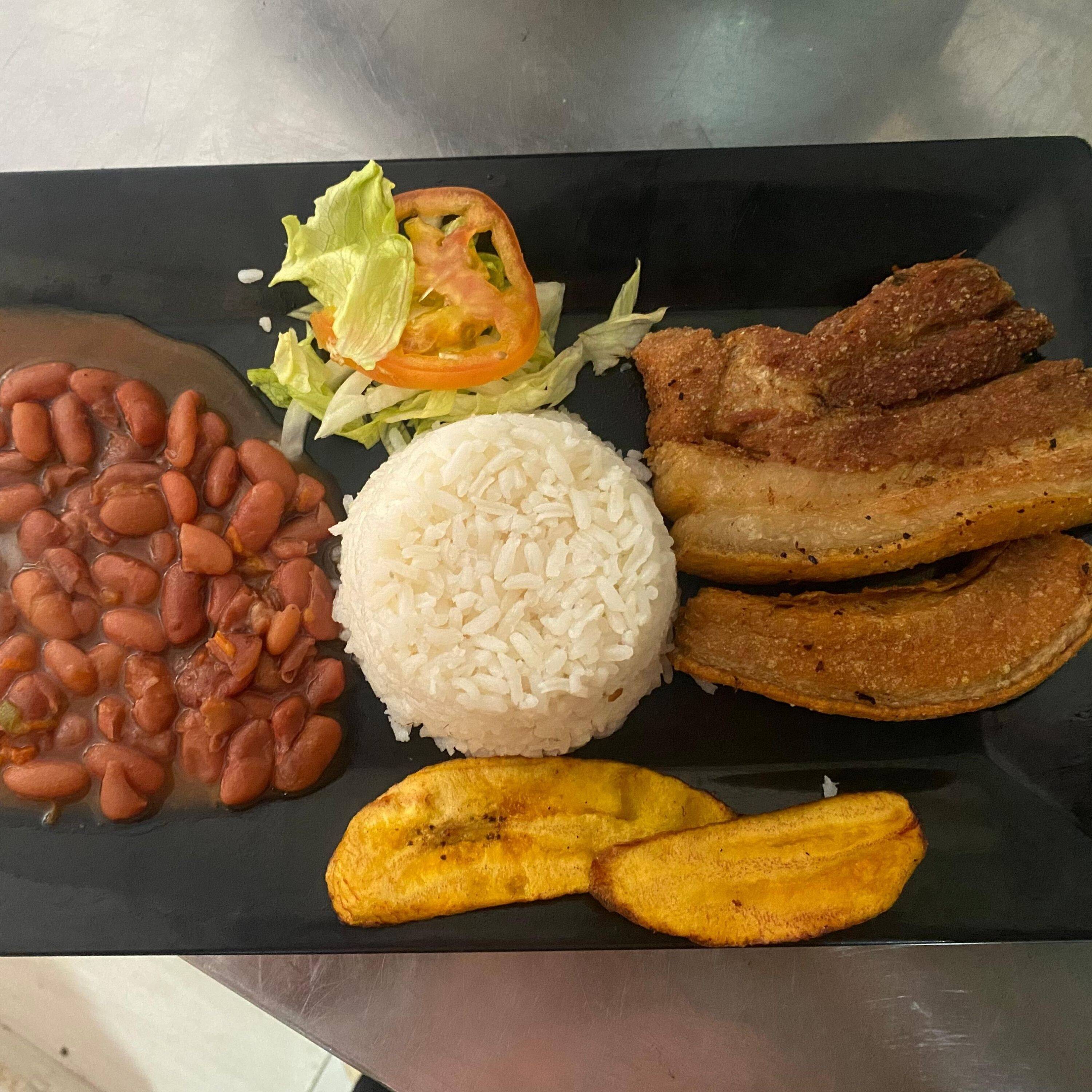 Corriente Con Chicharrón