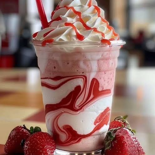 Frappe strawberry🍓 cheesecake🧀 16 oz (475ml)